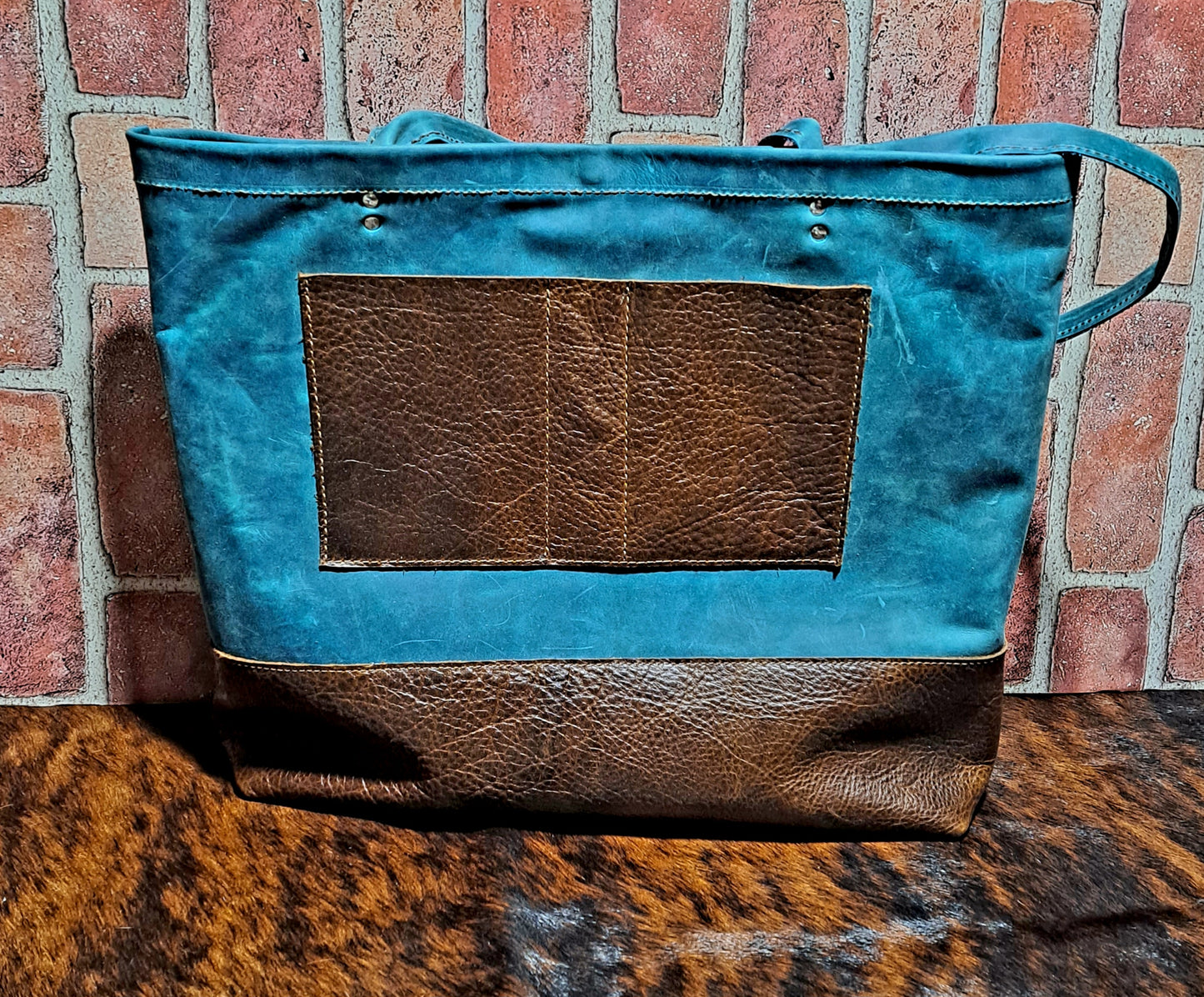 Womans Two-Tone Turquoise Purse