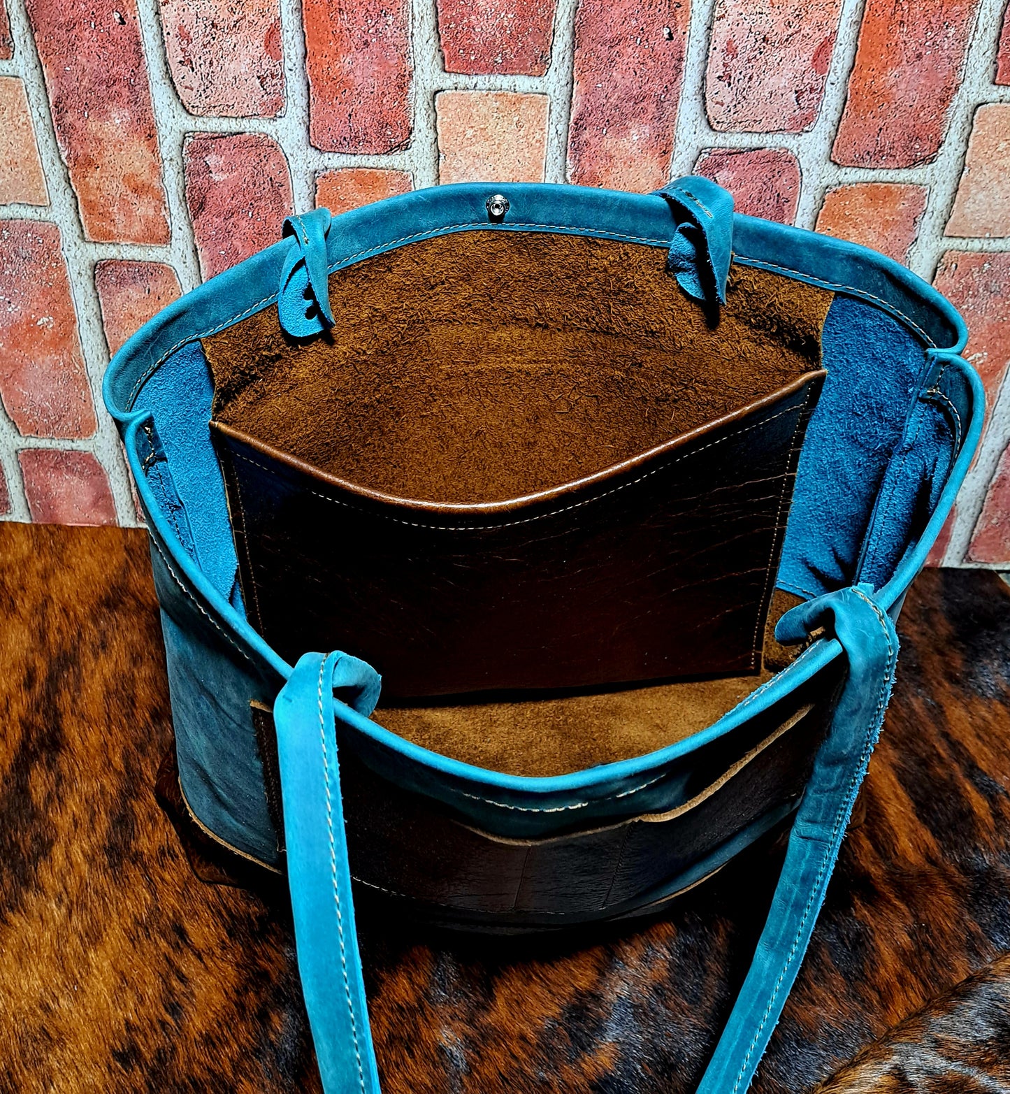 Womans Two-Tone Turquoise Purse